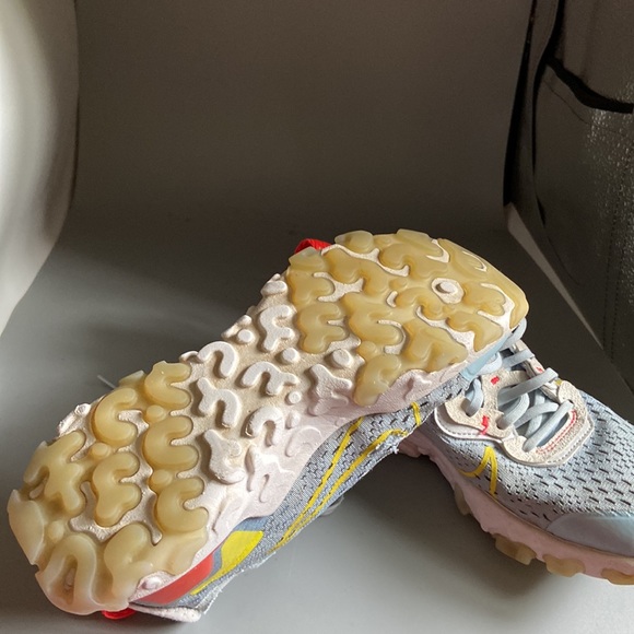 Nike sneakers 4Y ready to run and jump - Picture 2 of 7